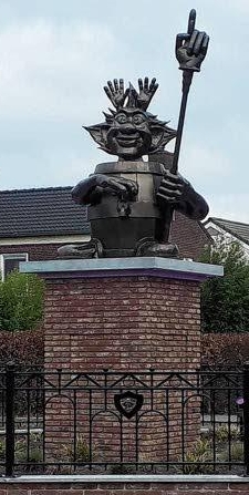 Opening en onthulling carnavalsmonument Raamsdonk