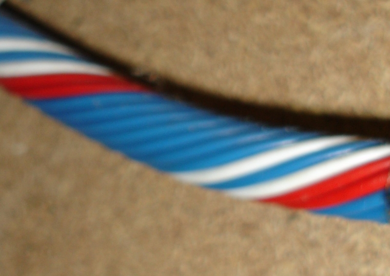 Bestand:Telephone cable2.jpg